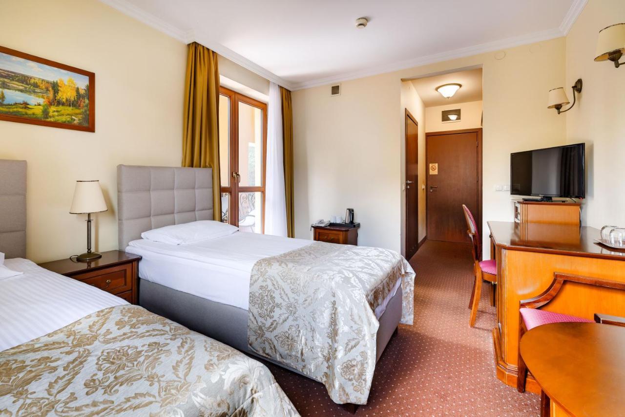 Hotel Pan Tadeusz Serock Exterior foto